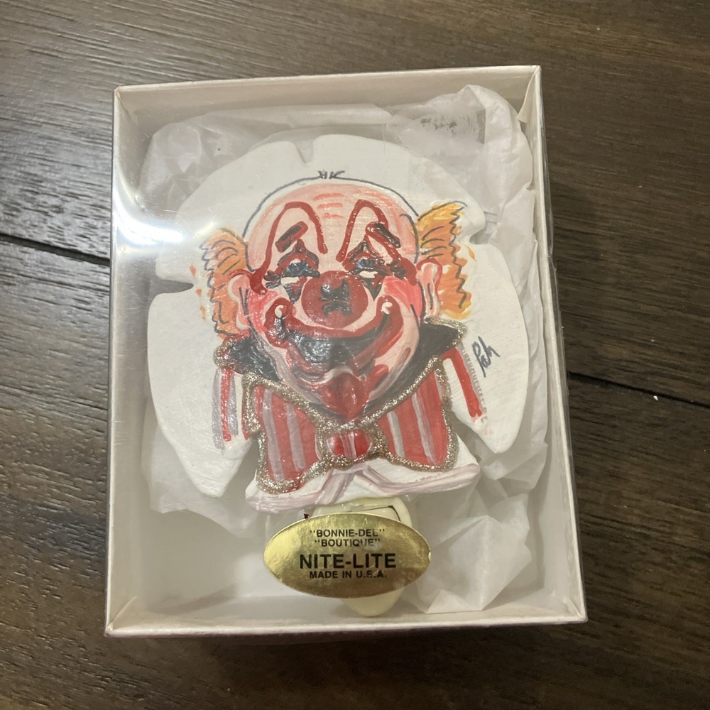 Vintage Bonnie Del Boutique" Night Light Hand Painted Clown Face